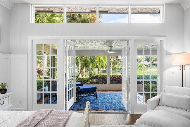 Building Photo - 18 Bristol Ln