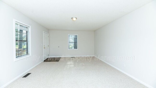 Building Photo - 214 New Grade Rd