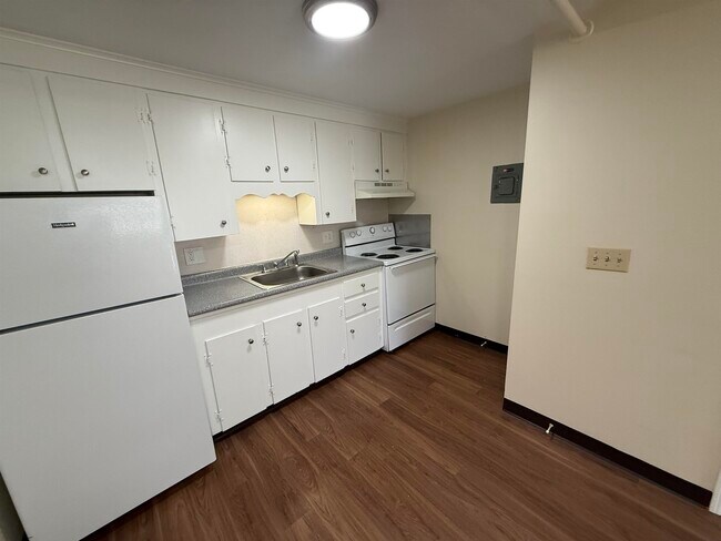 Building Photo - 93 West St