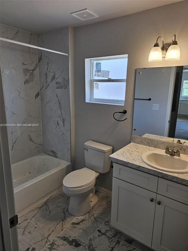 Building Photo - 1219 Ramona Ave