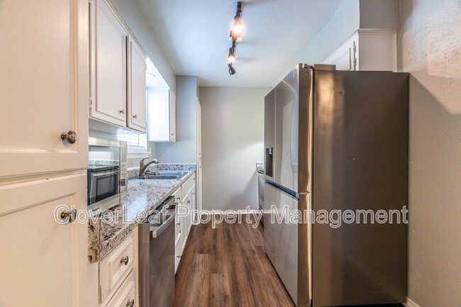 Building Photo - 5102 Staplehurst St