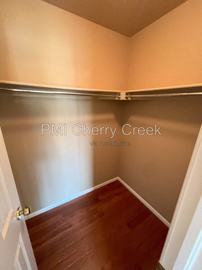 Building Photo - 19453 E Hollow Creek Dr