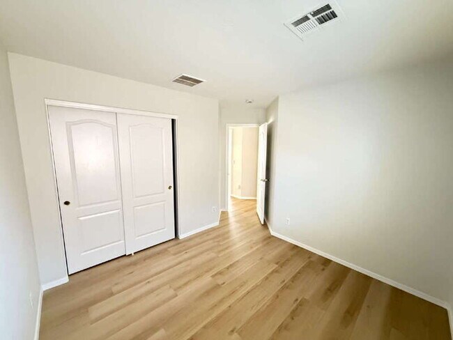 Building Photo - 44245 W Snow Dr