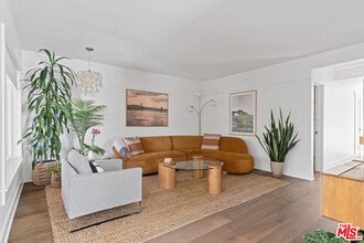 Building Photo - 1613 Cabrillo Ave