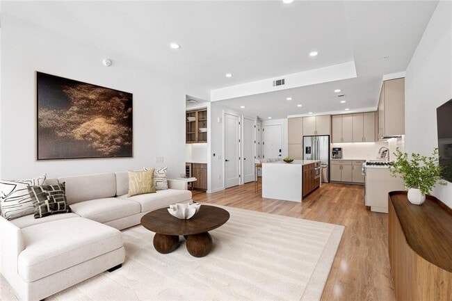 Building Photo - 1081 Juniper St NE