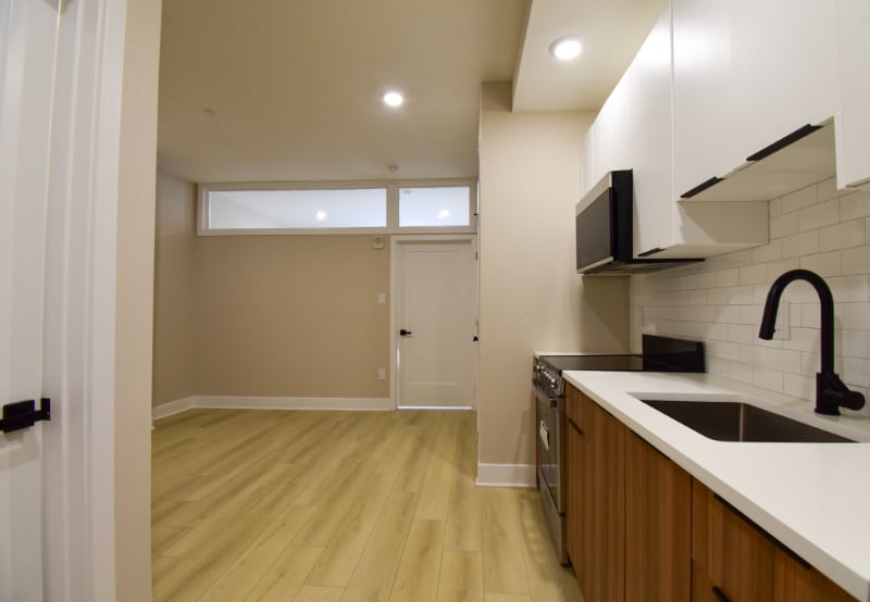 Building Photo - 1030 N 48th St