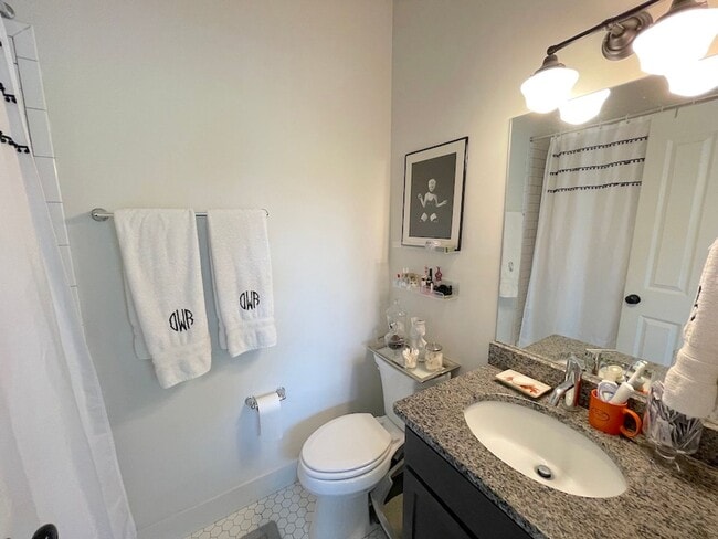 Building Photo - 2 BEDROOM | 2.5 BATH | BALCONY