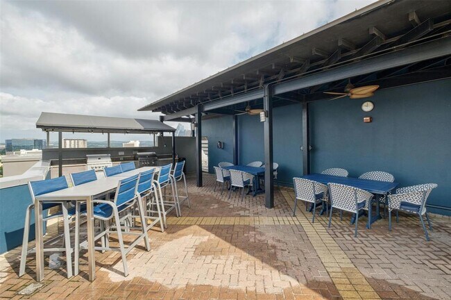 Building Photo - 54 Rainey St