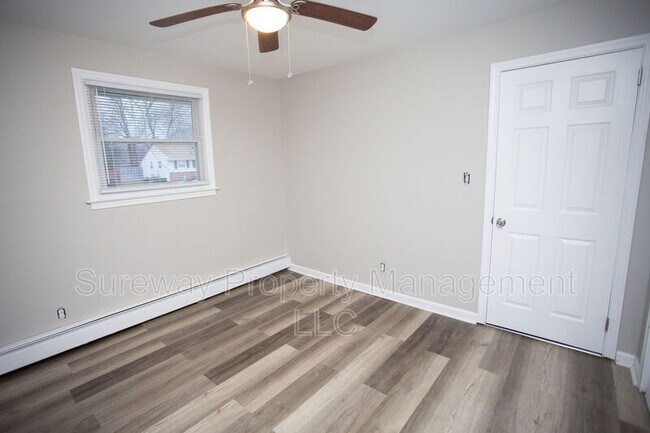 Building Photo - 19 Estate Rd