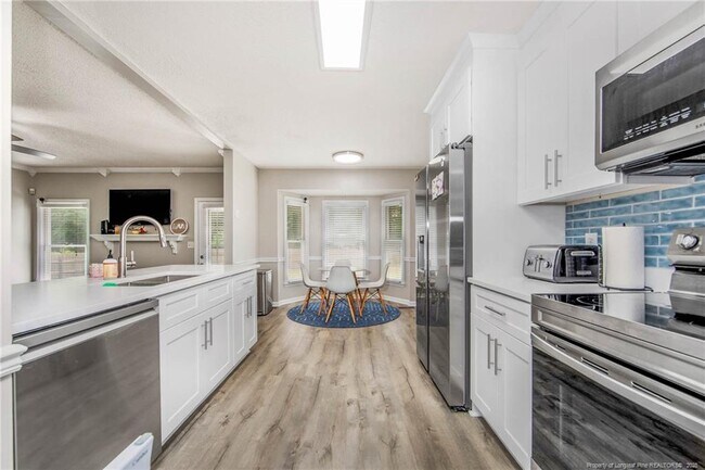 Building Photo - 2713 Leabrook Dr