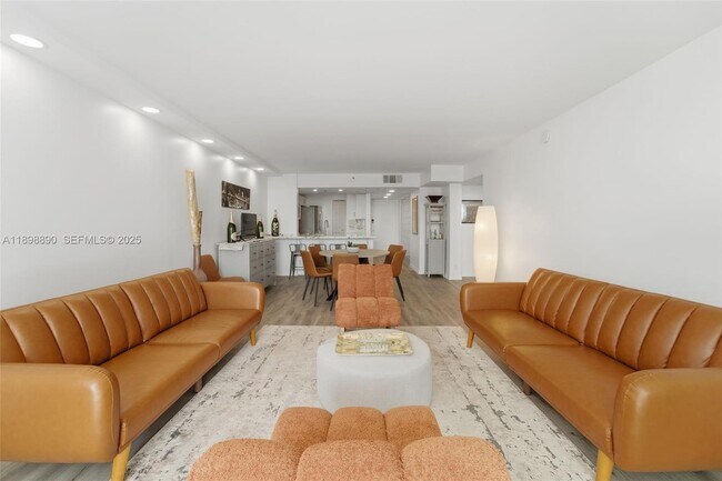 Building Photo - 1717 N Bayshore Dr