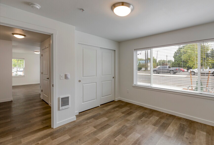 Building Photo - 7686 N Lombard St