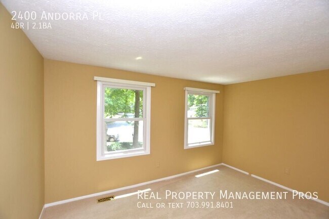 Building Photo - 2400 Andorra Pl