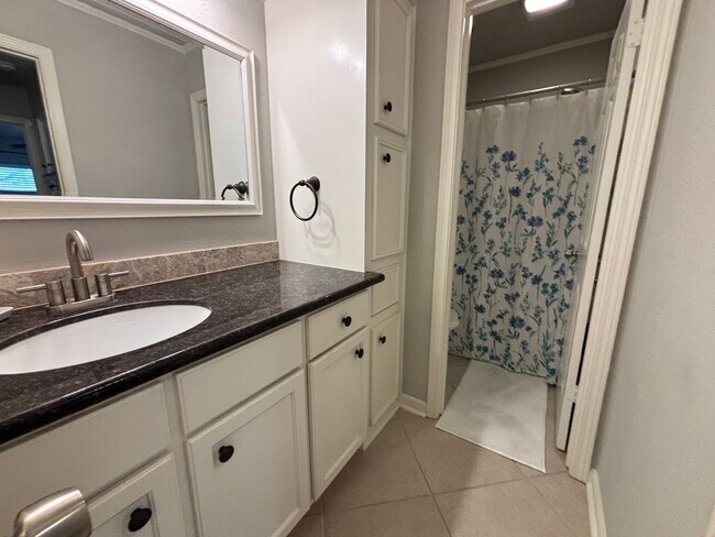 Building Photo - 4 BEDROOM IN NORTH  BOSSIER