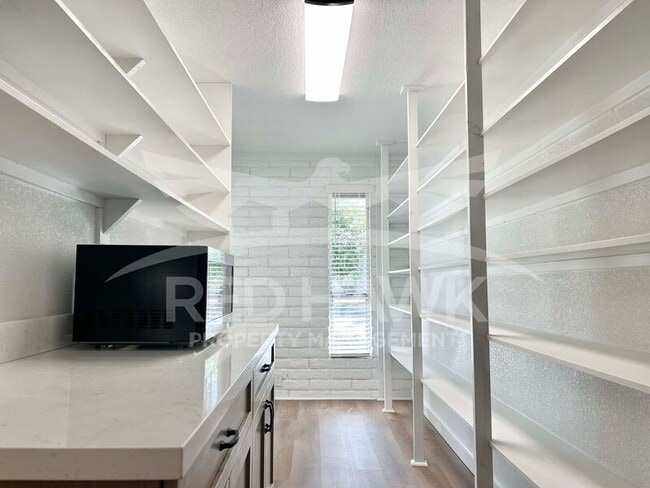 Building Photo - 2466 E Huber St