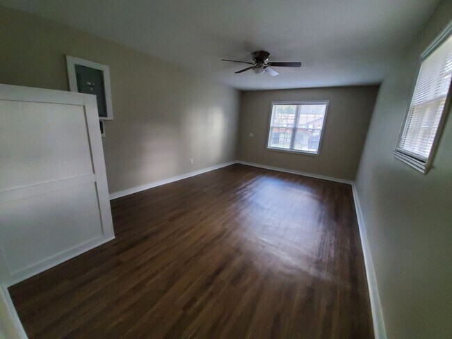 Building Photo - 203 Wilburn Rd