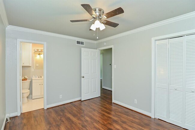 Building Photo - 8409 Bob White Dr