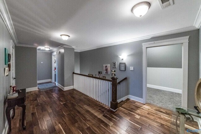 Building Photo - 1716 NE Wellman Ave