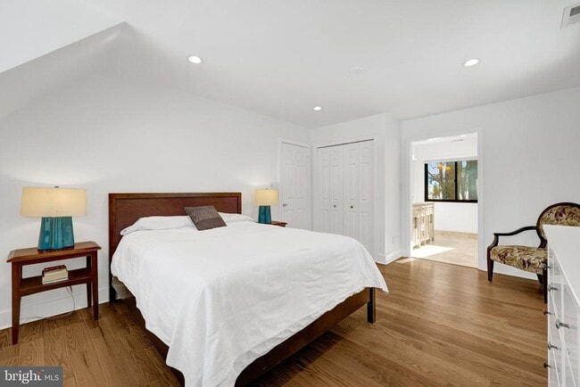 Building Photo - 9982 Blackberry Ln