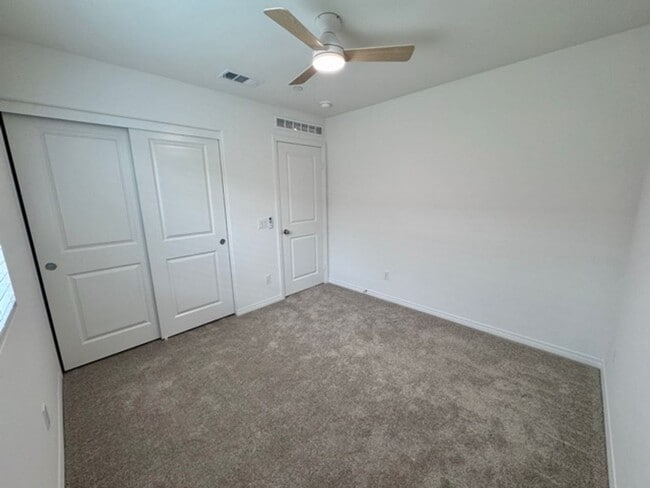 Building Photo - Welcome to Your Brand New 3 Bedroom Solar Home in the Gated Willow Springs Community of Murrieta!