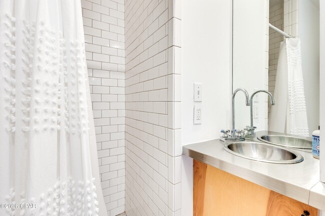 Building Photo - 2979 S County Hwy 395