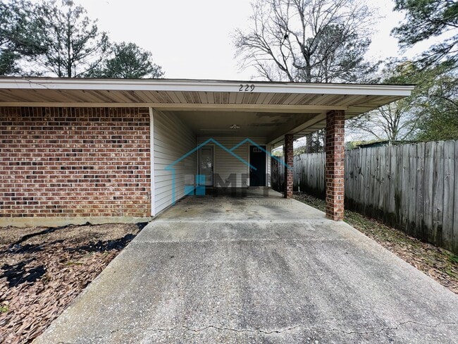 Building Photo - 229 Hillside Cir