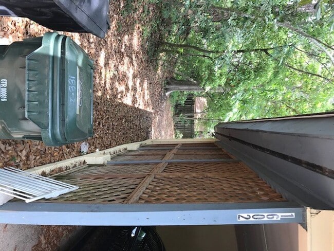 Building Photo - 3 Bed House on Atkamire Drive, close to stadium. Available August 2026!