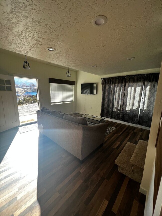 Building Photo - SAM 1718