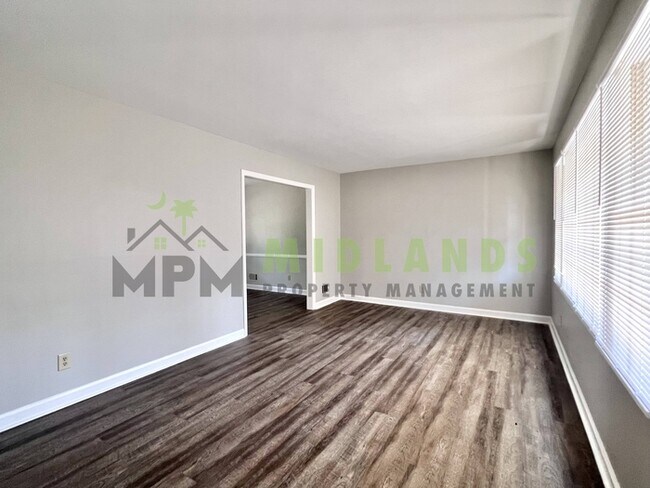 Building Photo - 300 Lydgate Dr