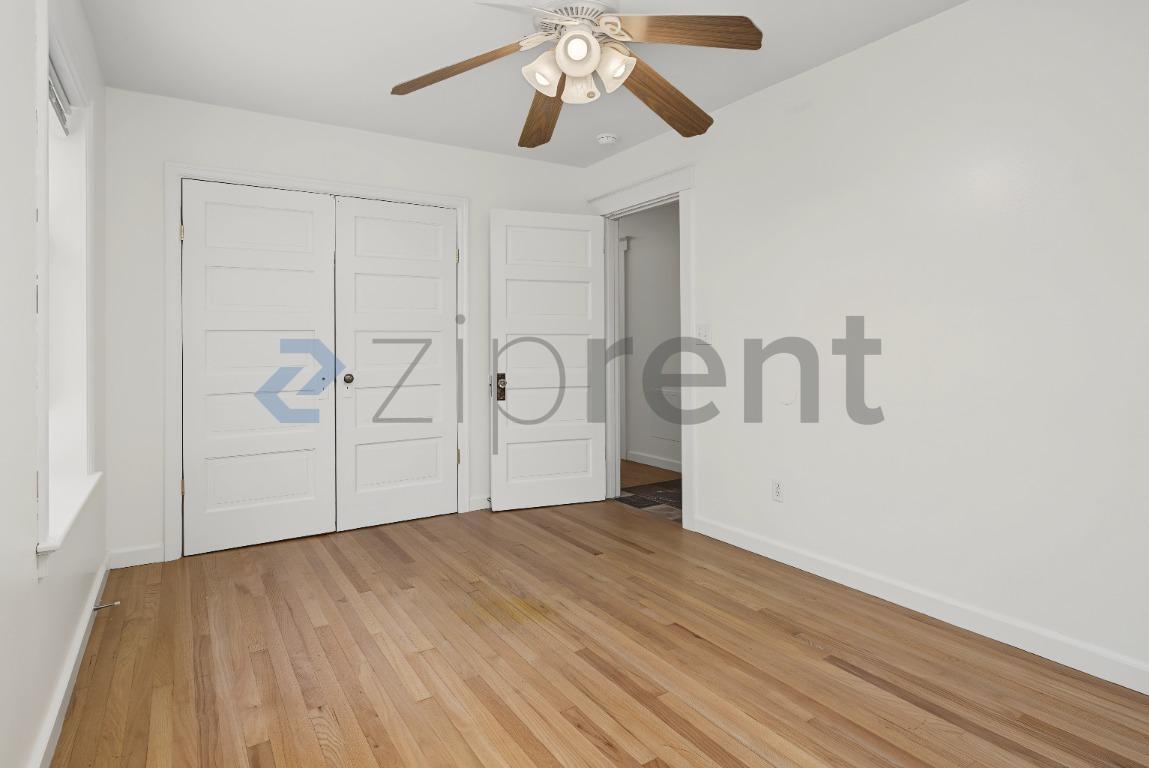 Building Photo - Unit