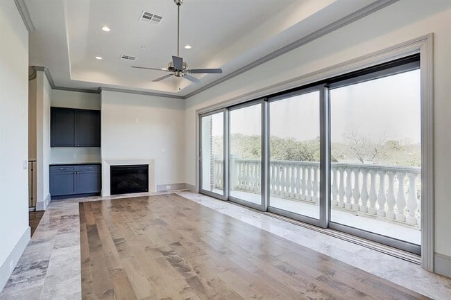 Building Photo - 1909 Revere St