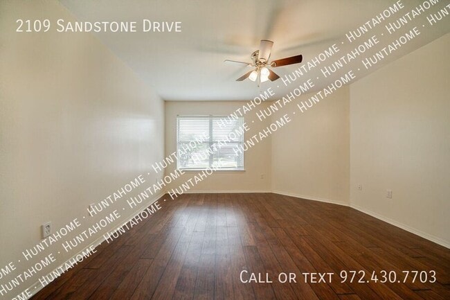 Building Photo - 2109 Sandstone Dr