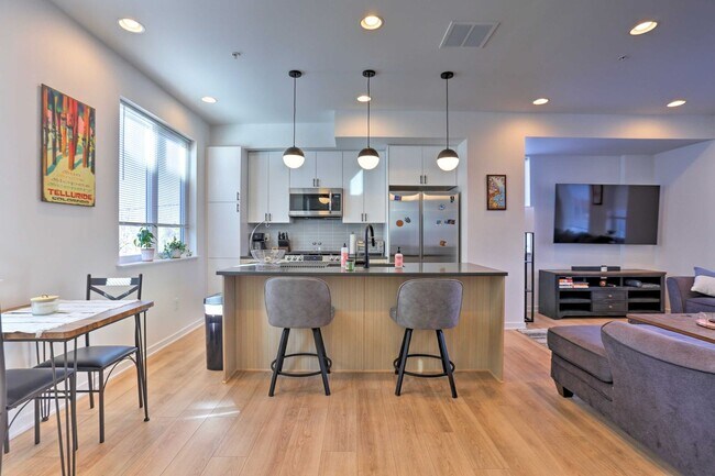 Building Photo - 3101 W 47th Ave