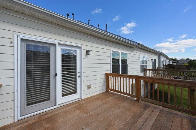 Building Photo - 2 BR Harbor Village Condo