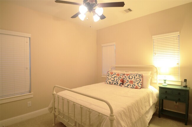 Building Photo - 8610 Ashland Way