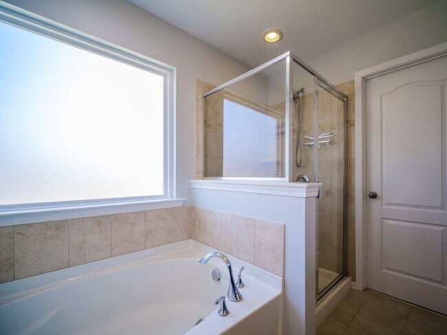 Building Photo - 1089 Wallace Lake Rd