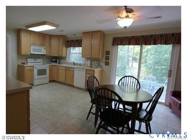 Building Photo - 13031 Fairway Ln