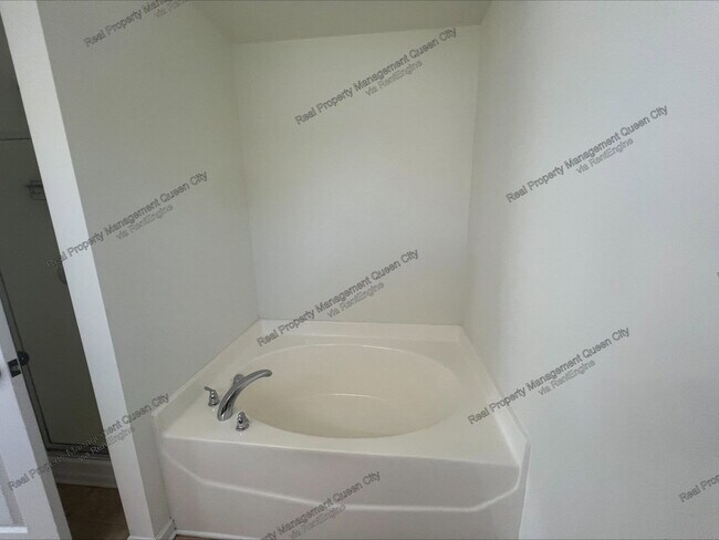 Building Photo - 14334 Lunenburg Ln