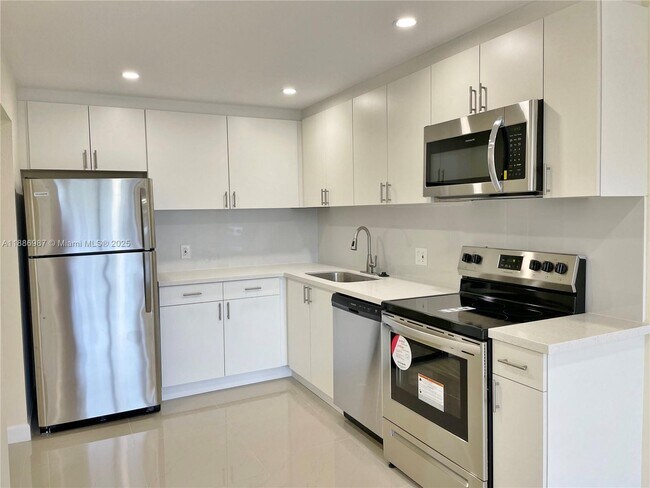 Primary Photo - 16851 NE 23rd Ave