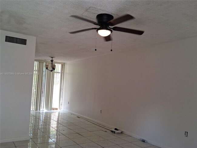 Building Photo - 6103 SW 69th St