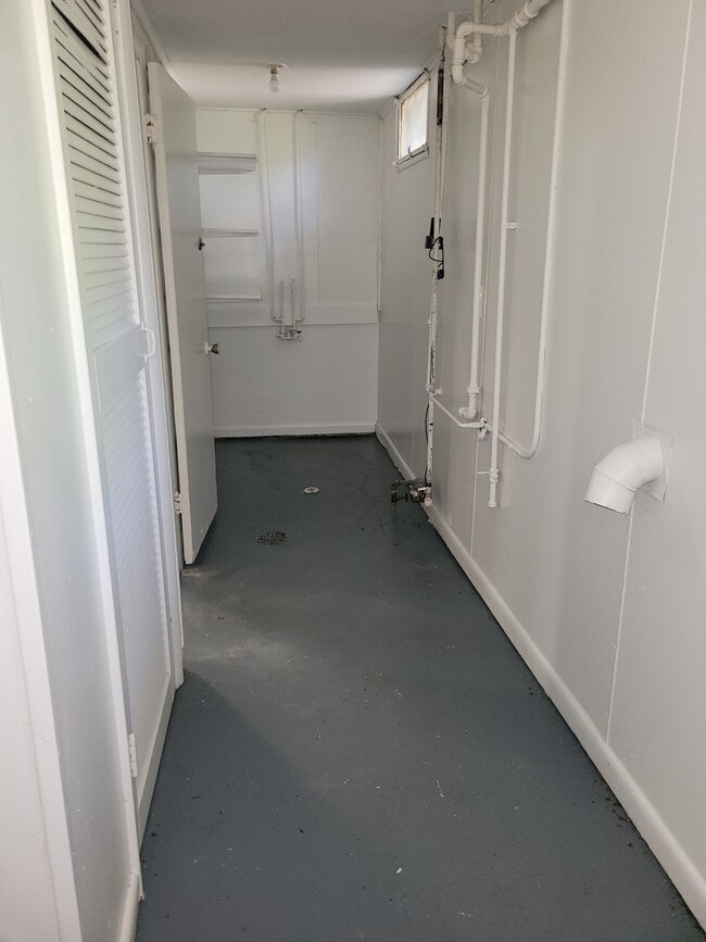 Building Photo - 2417 Tyler St