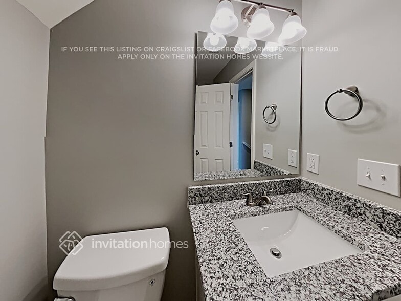 Building Photo - 4815 Asherton Pl NW