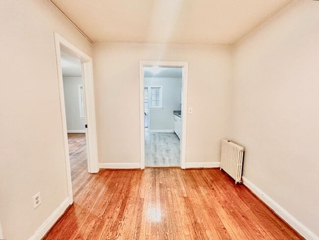 Building Photo - 4534 Avondale St