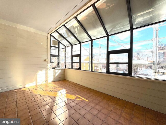 Building Photo - 1020 N Stafford St