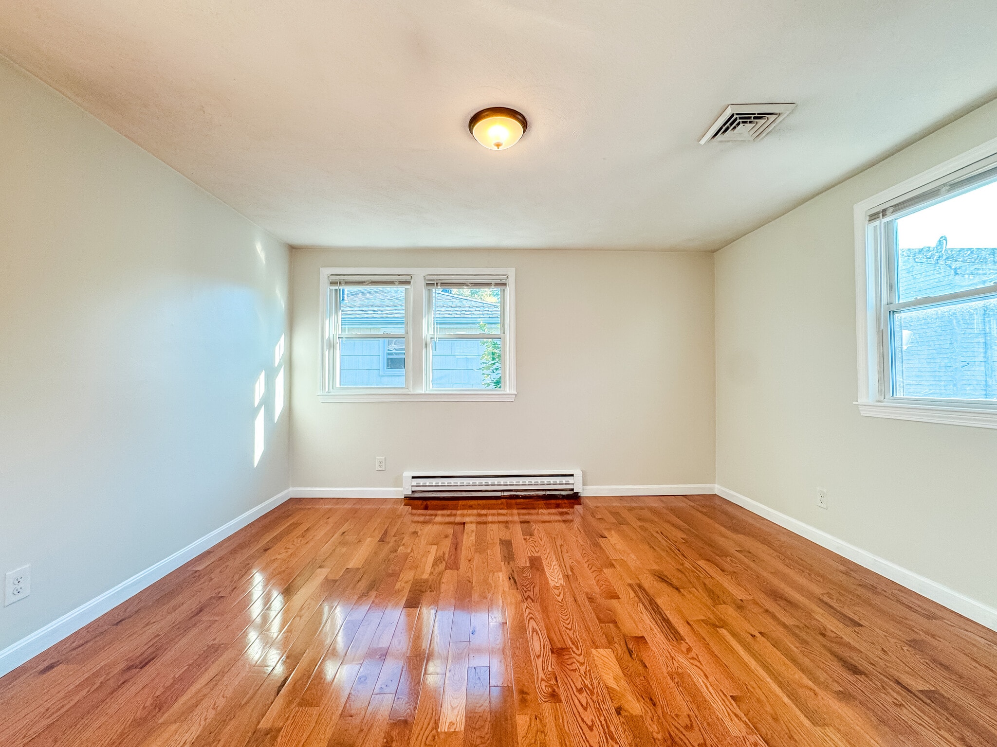 Building Photo - 74 Dunboy St