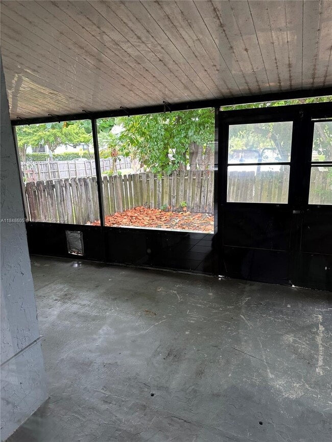 Building Photo - 1211 Sandpiper Blvd
