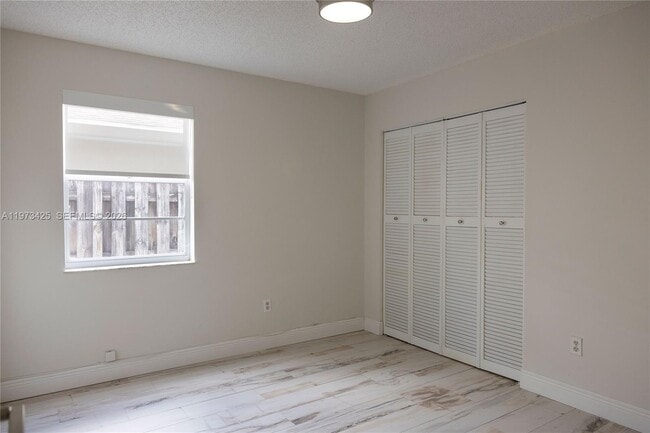 Building Photo - 10121 NW 51st Ln