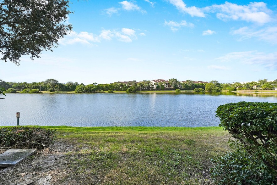 Building Photo - 881 Marina del Ray Ln