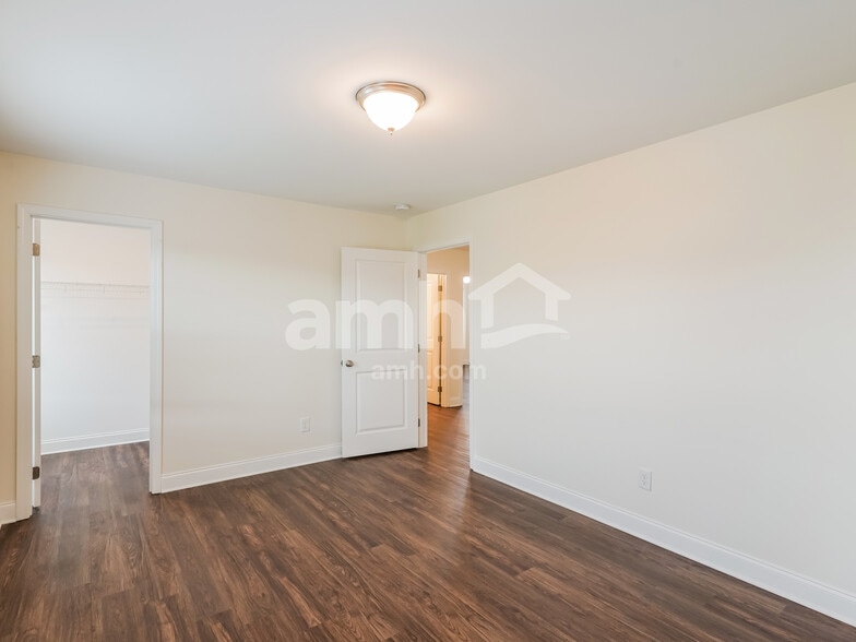 Building Photo - 4817 Chutney Dr