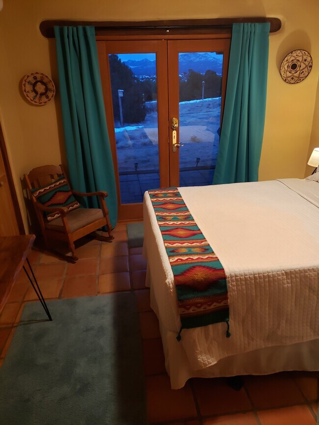 Building Photo - 28 W San Marcos Rd